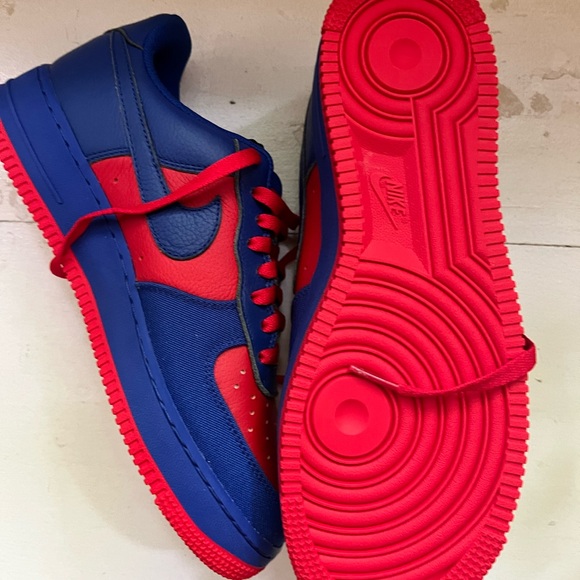 Custom Nike Airs size 8M.  Never worn - Picture 4 of 5